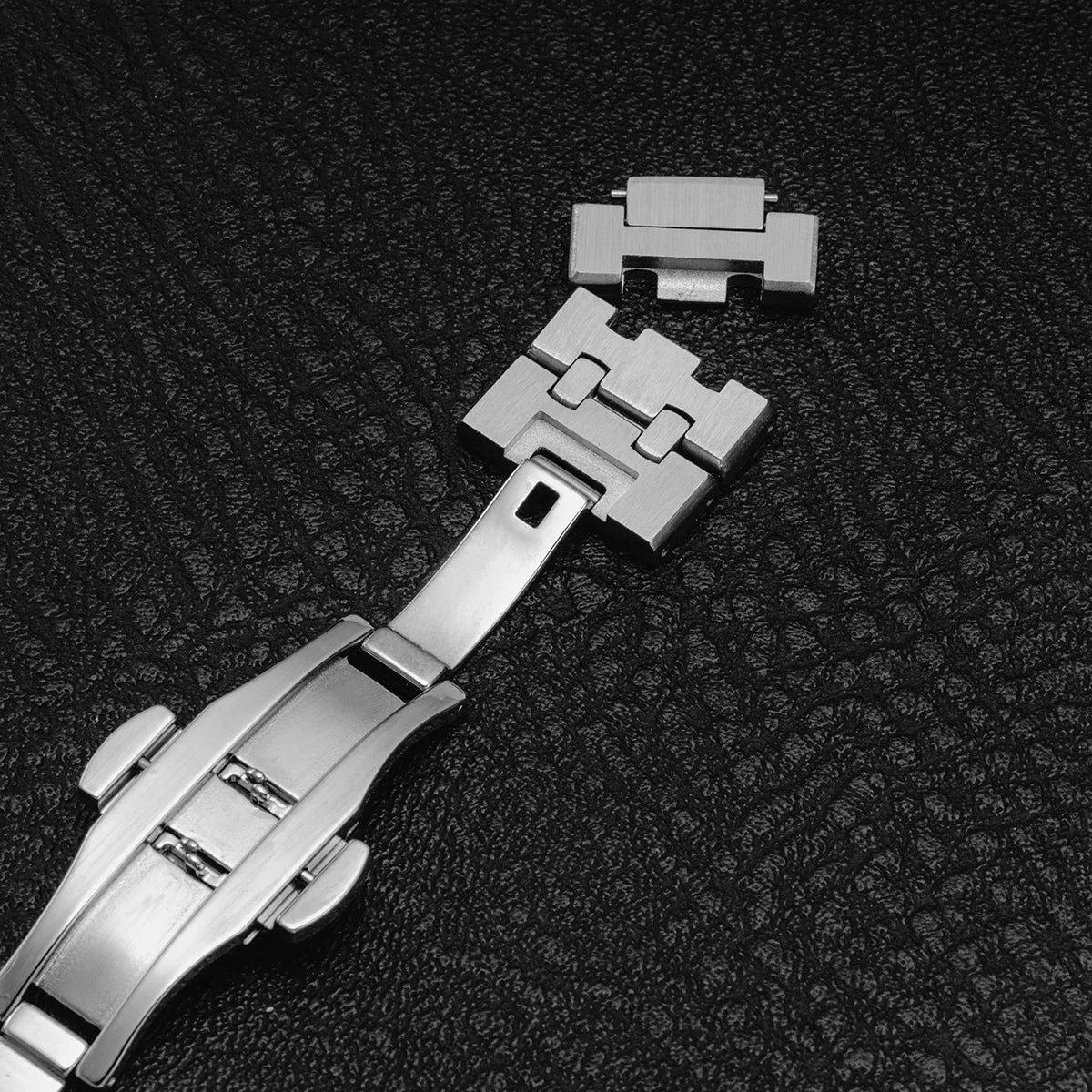 Octagon Steel Apple Watch case 46mm